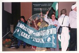 Conferência Internacional da Via Campesina, 4a (Itaci-SP, 14 jul. 2004) [fotografia] / Fotógrafo(a) : Douglas Mansur. -- Ref.: BR-SPMST_MST-SN-CIN_AMP_001164-010193-RIT.
