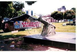 Ocupação do INCRA (Conceição do Araguaia-PA, 26 out. 1992) [fotografia] / Fotógrafo(a) : Letícia Barqueta. -- Ref.: BR-SPMST_MST-SN-CIN_AMP_001832-013958-OCU.