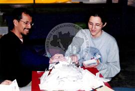 Apuração Plebiscito da ALCA na CMTC (São Paulo-SP, 08 set. 2002) [fotografia] / Fotógrafo(a) : Leticia Barqueta. -- Ref.: BR-SPMST_MST-SN-CIN_AMP_000401-002314-AMT.