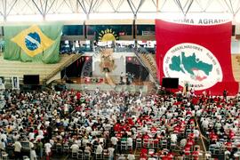 Encontro de Jovens do MST, na Ucicamp, 3o (Campinas-SP, 14 fev. 2001) [fotografia] / Fotógrafo(a) : Michelle Cafaldo. -- Ref.: BR-SPMST_MST-SN-CIN_AMP_000909-007076-ENJ.