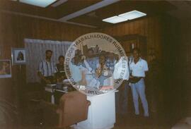 Viagem de Joelson, Ênio e João Pedro (Ásia, 1996) [fotografia] / Fotógrafo(a) : [sem autoria]. -- Ref.: BR-SPMST_MST-SN-CIN_AMP_001138-009503-RIT.