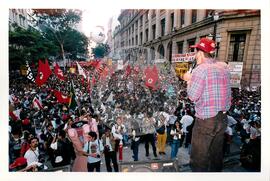 Mobilização no 1º de Maio (São Paulo (Estado), 01 mai. 1999) [fotografia] / Fotógrafo(a) : Douglas Mansur. -- Ref.: BR-SPMST_MST-SN-CIN_AMP_000394-002164-AMT.
