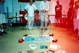 Encontro Amigos do MST (França, 2001) [fotografia] / Fotógrafo(a) : [sem autoria]. -- Ref.: BR-SPMST_MST-SN-CIN_AMP_001139-009534-RIT.