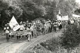 Romaria conquistadora da Terra Prometida (Porto Alegre-RS, 27 mai. 1986) [fotografia] / Fotógrafo(a) : Karine Emerich. -- Ref.: BR-SPMST_MST-SN-CIN_AMP_001956-014964-SPR.