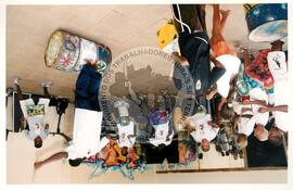 Semana Nacional de Cultura Brasileira e Reforma Agrária (Rio de Janeiro-RJ, 18 mar. 2002) [fotografia] / Fotógrafo(a) : João Laet. -- Ref.: BR-SPMST_MST-SN-CIN_AMP_001818-013520-NDT.