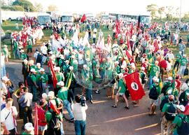 Chegada da Marcha Popular à Brasília (Brasília-DF, 07 out. 1999) [fotografia] / Fotógrafo(a) : Douglas Mansur. -- Ref.: BR-SPMST_MST-SN-CIN_AMP_001400-011194-MAC.