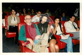 Entrevista coletiva com José Saramargo, Sebastião Salgado e Chico Buarque no "Espaço Urbano de Cinema" (São Paulo (Estado), 12 abr. 1997) [fotografia] / Fotógrafo(a) : Douglas Mansur. -- Ref.: BR-SPMST_MST-SN-CIN_AMP_000701-004180-ARV.