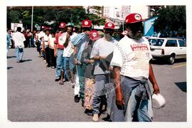 Mobilização no 1º de Maio (São Paulo (Estado), 01 mai. 1999) [fotografia] / Fotógrafo(a) : Douglas Mansur. -- Ref.: BR-SPMST_MST-SN-CIN_AMP_000394-002192-AMT.