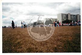 Marcha dos Cem Mil (Distrito Federal (Brasil), [sem data]) [fotografia] / Fotógrafo(a) : Luciney Martins. -- Ref.: BR-SPMST_MST-SN-CIN_AMP_001401-011274-MAC.