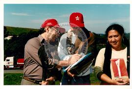 Inauguração do Monumento em homenagem a Antônio Tavares Pereira (Curitiba-PR, 01 mai. 2001) [fotografia] / Fotógrafo(a) : Douglas Mansur. -- Ref.: BR-SPMST_MST-SN-CIN_AMP_001025-007985-ELF.