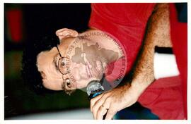 Semana Nacional da Cultura Brasileira e Reforma Agrária [com presença de] João Roberto Ripper (Rio de Janeiro-RJ, 18 mar. 2002) [fotografia] / Fotógrafo(a) : João Laet. -- Ref.: BR-SPMST_MST-SN-CIN_AMP_001578-012135-PER.