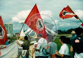 Congresso Nacional do MST, 2o (Distrito Federal (Brasil), 08 mai. 1990) [fotografia] / Fotógrafo(a) : Carlos Carvalho ; Douglas Mansur. -- Ref.: BR-SPMST_MST-SN-CIN_AMP_000702-004197-CGR.