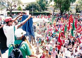Chegada da Marcha Popular à Brasília (Brasília-DF, 07 out. 1999) [fotografia] / Fotógrafo(a) : Douglas Mansur. -- Ref.: BR-SPMST_MST-SN-CIN_AMP_001396-010988-MAC.