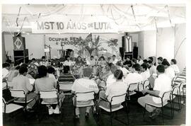 Encontro Nacional, 7o (Salvador-BA, dez. 1992) [fotografia] / Fotógrafo(a) : Douglas Mansur. -- Ref.: BR-SPMST_MST-SN-CIN_AMP_000994-007795-ENC.