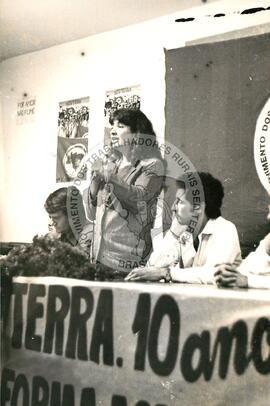 Ato pelos 10 anos do JST (Campo Grande-MS, 10 ago. 1991) [fotografia] / Fotógrafo(a) : Damárci. -- Ref.: BR-SPMST_MST-SN-CIN_AMP_000602-003445-AMT.
