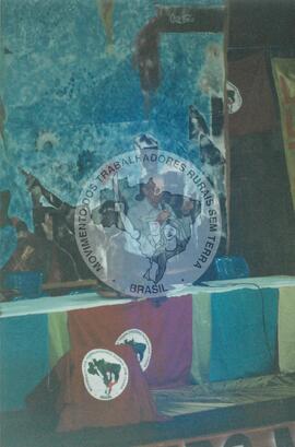 Encontro Estadual do MST, 10o (Belo Horizonte-MG, jan. 2002) [fotografia] / Fotógrafo(a) : Gildo Alves ; Pascoal August. -- Ref.: BR-SPMST_MST-SN-CIN_AMP_000932-007265-ENC.