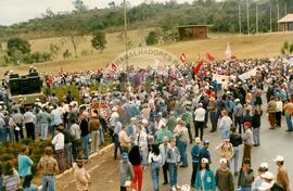 Bloqueio do trevo da BR 282 (Santa Catarina, [sem data]) [fotografia] / Fotógrafo(a) : Dirceu P. Vieira. -- Ref.: BR-SPMST_MST-SN-CIN_AMP_000488-002845-AMT.