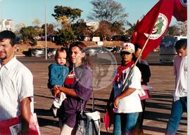 Congresso Nacional do MST, 4o (Distrito Federal (Brasil), 07 ago. 2000) [fotografia] / Fotógrafo(a) : Douglas Mansur ; Paula Reis ; João Zinclar. -- Ref.: BR-SPMST_MST-SN-CIN_AMP_000717-004677-CGR.