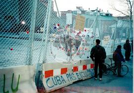 Protesto (Quebec (Canadá), 21 abr. 2001) [fotografia] / Fotógrafo(a) : Maísa Mendonça. -- Ref.: BR-SPMST_MST-SN-CIN_AMP_001057-008578-RIT.