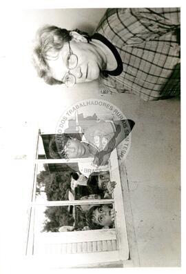 Luíza Erundina (Brasil, [sem data]) [fotografia] / Fotógrafo(a) : Douglas Mansur ; Juan Pezzuto ; Regina Vilela. -- Ref.: BR-SPMST_MST-SN-CIN_AMP_001624-012412-PER.