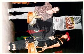 Semana Nacional de Cultura Brasileira e Reforma Agrária (Rio de Janeiro-RJ, 18 mar. 2002) [fotografia] / Fotógrafo(a) : Luciney Martins. -- Ref.: BR-SPMST_MST-SN-CIN_AMP_001823-013737-NDT.