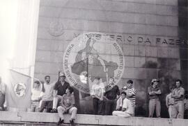 Ocupação dos Sem Teto (Gravatá-RS, 15 mai. 1995) [fotografia] / Fotógrafo(a) : Arquivo MST. -- Ref.: BR-SPMST_MST-SN-CIN_AMP_001825-013878-OCU.