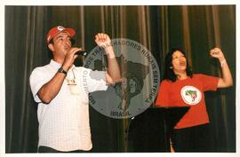 Semana Nacional de Cultura Brasileira e Reforma Agrária (Rio de Janeiro-RJ, 18 mar. 2002) [fotografia] / Fotógrafo(a) : João Laet. -- Ref.: BR-SPMST_MST-SN-CIN_AMP_001817-013401-NDT.