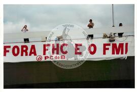 Marcha dos Cem Mil (Distrito Federal (Brasil), [sem data]) [fotografia] / Fotógrafo(a) : Luciney Martins. -- Ref.: BR-SPMST_MST-SN-CIN_AMP_001401-011253-MAC.