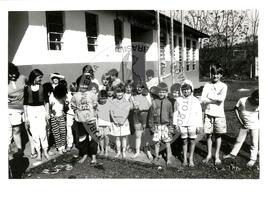 Escola em assentamento (Santa Catarina, 1997) [fotografia] / Fotógrafo(a) : Arquivo MST. -- Ref.: BR-SPMST_MST-SN-CIN_AMP_000887-006218-EDU.
