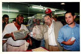 Exposição e Lançamento da Revista Sem Terra edição n 10 (São Paulo (Estado), 30 mar. 2000) [fotografia] / Fotógrafo(a) : Douglas Mansur. -- Ref.: BR-SPMST_MST-SN-CIN_AMP_001035-008227-ELF.