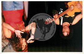 Semana Nacional de Cultura Brasileira e Reforma Agrária (Rio de Janeiro-RJ, 18 mar. 2002) [fotografia] / Fotógrafo(a) : João Laet. -- Ref.: BR-SPMST_MST-SN-CIN_AMP_001817-013428-NDT.