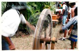 Semana Nacional de Cultura Brasileira e Reforma Agrária (Rio de Janeiro-RJ, 18 mar. 2002) [fotografia] / Fotógrafo(a) : Luciney Martins. -- Ref.: BR-SPMST_MST-SN-CIN_AMP_001812-013166-NDT.