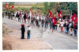 Marcha Popular pelo Brasil (Juíz de Fora-MG, [sem data]) [fotografia] / Fotógrafo(a) : Douglas Mansur. -- Ref.: BR-SPMST_MST-SN-CIN_AMP_001412-011405-MAC.