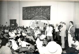 Caminhada pela Reforma Agrária (Campinas-SP, 01 mar. 1986) [fotografia] / Fotógrafo(a) : Douglas Mansur. -- Ref.: BR-SPMST_MST-SN-CIN_AMP_001424-011490-MAC.