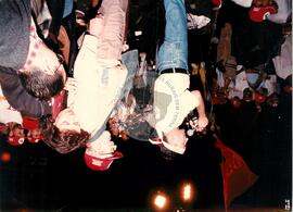 Chegada da Marcha Naciona à Brasília (Brasília-DF, 17 abr. 1997) [fotografia] / Fotógrafo(a) : Douglas Mansur. -- Ref.: BR-SPMST_MST-SN-CIN_AMP_001398-011096-MAC.