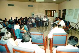 Márcia e Rosana em Encontro de Sistematização de Epxeriências (Nicarágua, 22 jun. 2002) [fotografia] / Fotógrafo(a) : Arquivo MST. -- Ref.: BR-SPMST_MST-SN-CIN_AMP_001053-008536-RIT.