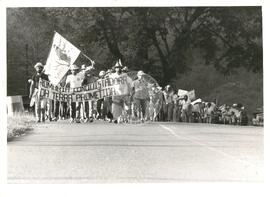 Romaria conquistadora da Terra Prometida (Porto Alegre-RS, 27 mai. 1986) [fotografia] / Fotógrafo(a) : Karine Emerich. -- Ref.: BR-SPMST_MST-SN-CIN_AMP_001956-014962-SPR.