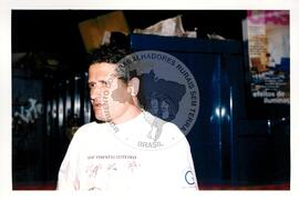 Leilão das peças da COOPEMARE (São Paulo (Estado), 24 nov. 1999) [fotografia] / Fotógrafo(a) : Fernando Braga. -- Ref.: BR-SPMST_MST-SN-CIN_AMP_000756-004993-CSS.