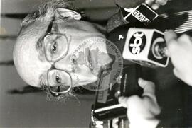 Espaço Urbano de Cinema [com presença de] José Saramago (São Paulo (Estado), 12 abr. 1997) [fotografia] / Fotógrafo(a) : Douglas Mansur ; Francisca P. Montejo. -- Ref.: BR-SPMST_MST-SN-CIN_AMP_001602-012204-PER.