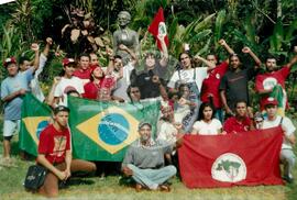 Oficina Nacional de Cultura e Comunicação (Minas Gerais, nov. 2000) [fotografia] / Fotógrafo(a) : Leticia Barqueta. -- Ref.: BR-SPMST_MST-SN-CIN_AMP_000827-005527-CUR.