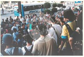 Manifestação contra a ALCA e o Imperialismo (São Paulo (Estado), jul. 2001) [fotografia] / Fotógrafo(a) : Leticia Barqueta. -- Ref.: BR-SPMST_MST-SN-CIN_AMP_000397-002218-AMT.