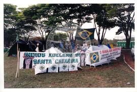 Chegada da Marcha Popular à Brasília (Brasília-DF, 07 out. 1999) [fotografia] / Fotógrafo(a) : Douglas Mansur. -- Ref.: BR-SPMST_MST-SN-CIN_AMP_001395-010975-MAC.