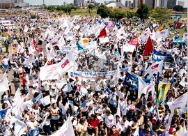 Protesto da Educação (Distrito Federal (Brasil), 06 out. 1999) [fotografia] / Fotógrafo(a) : Douglas Mansur. -- Ref.: BR-SPMST_MST-SN-CIN_AMP_000583-003262-AMT.