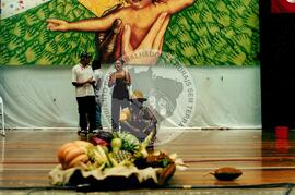 Encontro de Jovens do MST, na Ucicamp, 3o (Campinas-SP, 14 fev. 2001) [fotografia] / Fotógrafo(a) : Paulo Augusto. -- Ref.: BR-SPMST_MST-SN-CIN_AMP_000903-006757-ENJ.