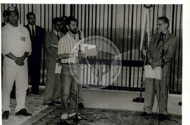 Audiência com o presidente Fernando Henrique Cardoso (Distrito Federal (Brasil), mai. 1995) [fotografia] / Fotógrafo(a) : Douglas Mansur. -- Ref.: BR-SPMST_MST-SN-CIN_AMP_000632-003595-ARV.