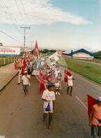 Chegada da Marcha Naciona à Brasília (Brasília-DF, 17 abr. 1997) [fotografia] / Fotógrafo(a) : Douglas Mansur. -- Ref.: BR-SPMST_MST-SN-CIN_AMP_001398-011111-MAC.