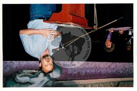 Tribunal da Divida Externa (Rio de Janeiro-RJ, 26 abr. 1999) [fotografia] / Fotógrafo(a) : Douglas Mansur. -- Ref.: BR-SPMST_MST-SN-CIN_AMP_000136-001046-ACS.