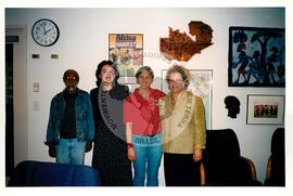 Viagem de Kátia aos EUA (EUA, set. 2001) [fotografia] / Fotógrafo(a) : Arquivo MST. -- Ref.: BR-SPMST_MST-SN-CIN_AMP_001060-008586-RIT.