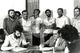MST em audiência com o diretor do INCRA (Distrito Federal (Brasil), 19 ago. 1985) [fotografia] / Fotógrafo(a) : Railda Herrero. -- Ref.: BR-SPMST_MST-SN-CIN_AMP_000623-003517-ARV.