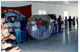 Encontro Estadual do Setor de Comunicação do MST – Centro de Capacitação Canudos no Assentamento "Quissamã" do MST (Sergipe, 07 dez. 2002) [fotografia] / Fotógrafo(a) : Leticia Barqueta. -- Ref.: BR-SPMST_MST-SN-CIN_AMP_001021-007910-ENC.